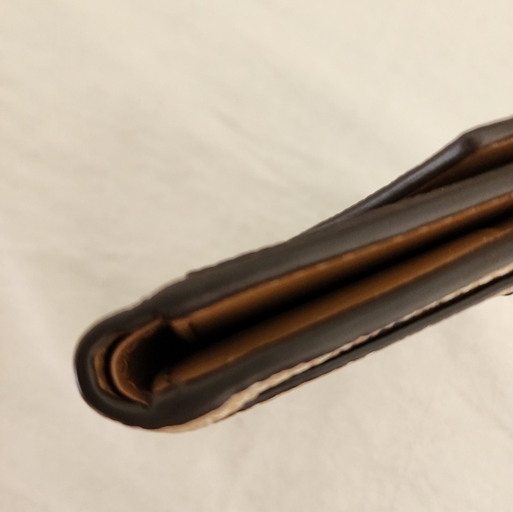 Coach Wyn Wallet w/Prarie Rivets GUC - Picture 5 of 6